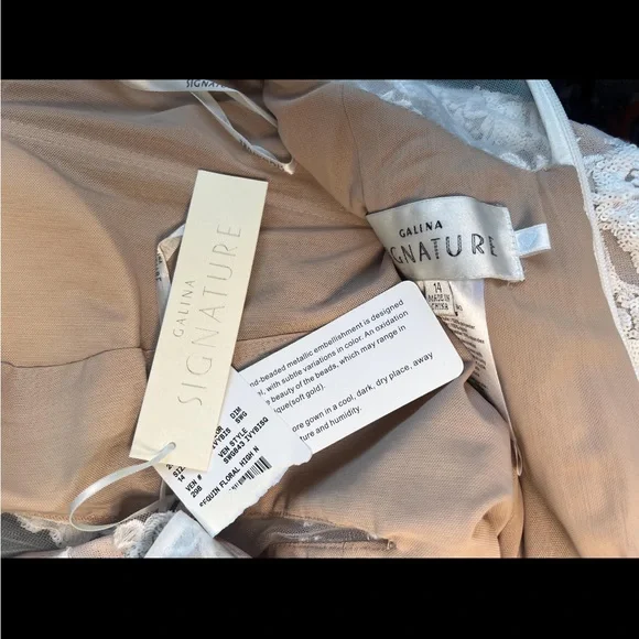 Signature White and Cream Floral Lace Wedding Dress - Picture 6 of 7